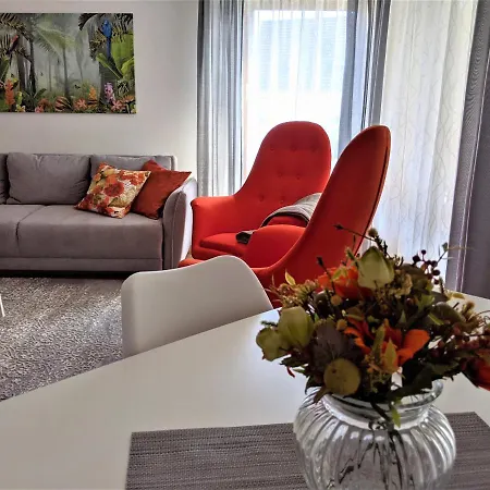 With Parking Garage Appartement *