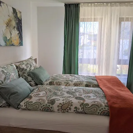 With Parking Garage Appartement Metzingen (Tubingen)